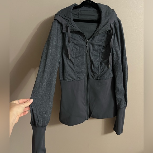 Reversible Lululemon Sweater - Picture 3 of 5